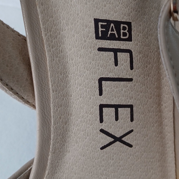 LIFE STRIDE TELLER SLINGBACK PUMP TENDER TAUPE, TAN PLATFORM HEELS. SIZE 8.5 W - Picture 14 of 15